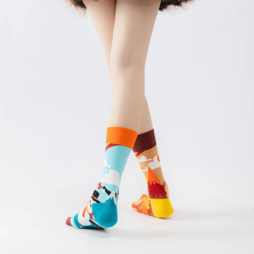 زوج واحد من الجوارب النسائية Fox & Snowman غير المتكافئة - جوارب الخريف الثعلب والشتاء على شكل رجل ثلج متباينة لمنتصف الساق