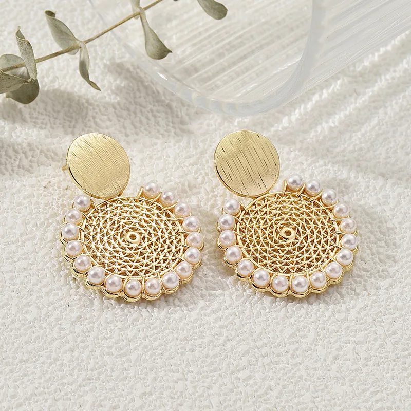 Geometric Round Pearl Drop Earrings Women Pearls Hollow Out Metal Circle Earring Fashion Ear Studs Jewelry Party Gifts Wholesale