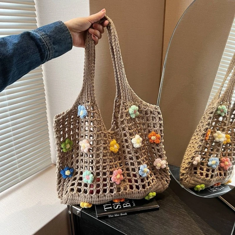 

Fashion Flower Woven Women's Shoulder Bag 2026 New Exquisite Matching Women's Shoulder Bag Beach Vacation Tote Bag