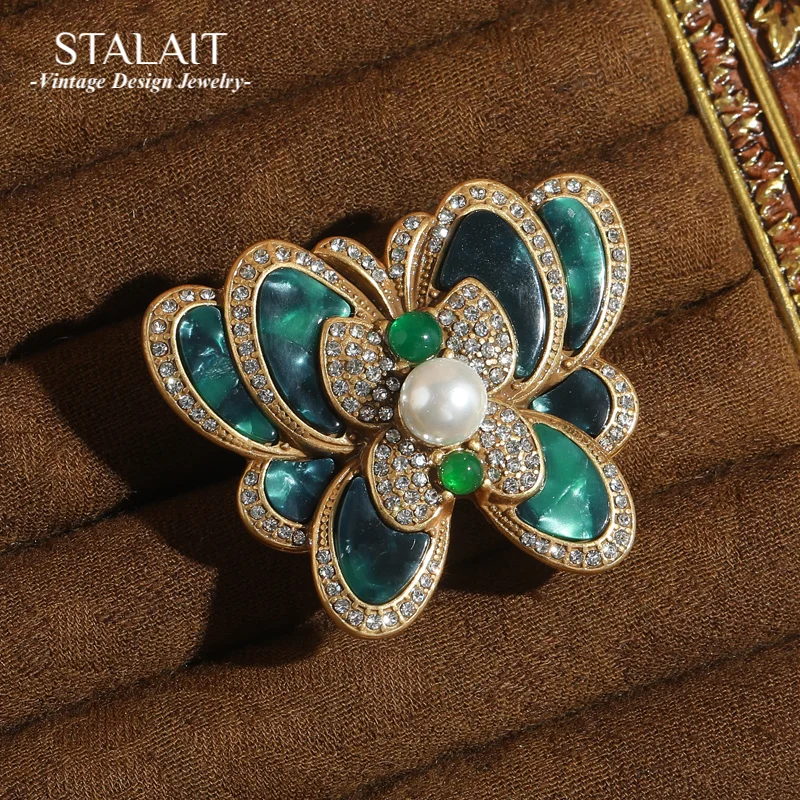 

Vintage Real Gold Plated Green Butterfly Rings For Woman Natural Glass Rhinestone Layered Pearl Wedding Large Luxury Designer