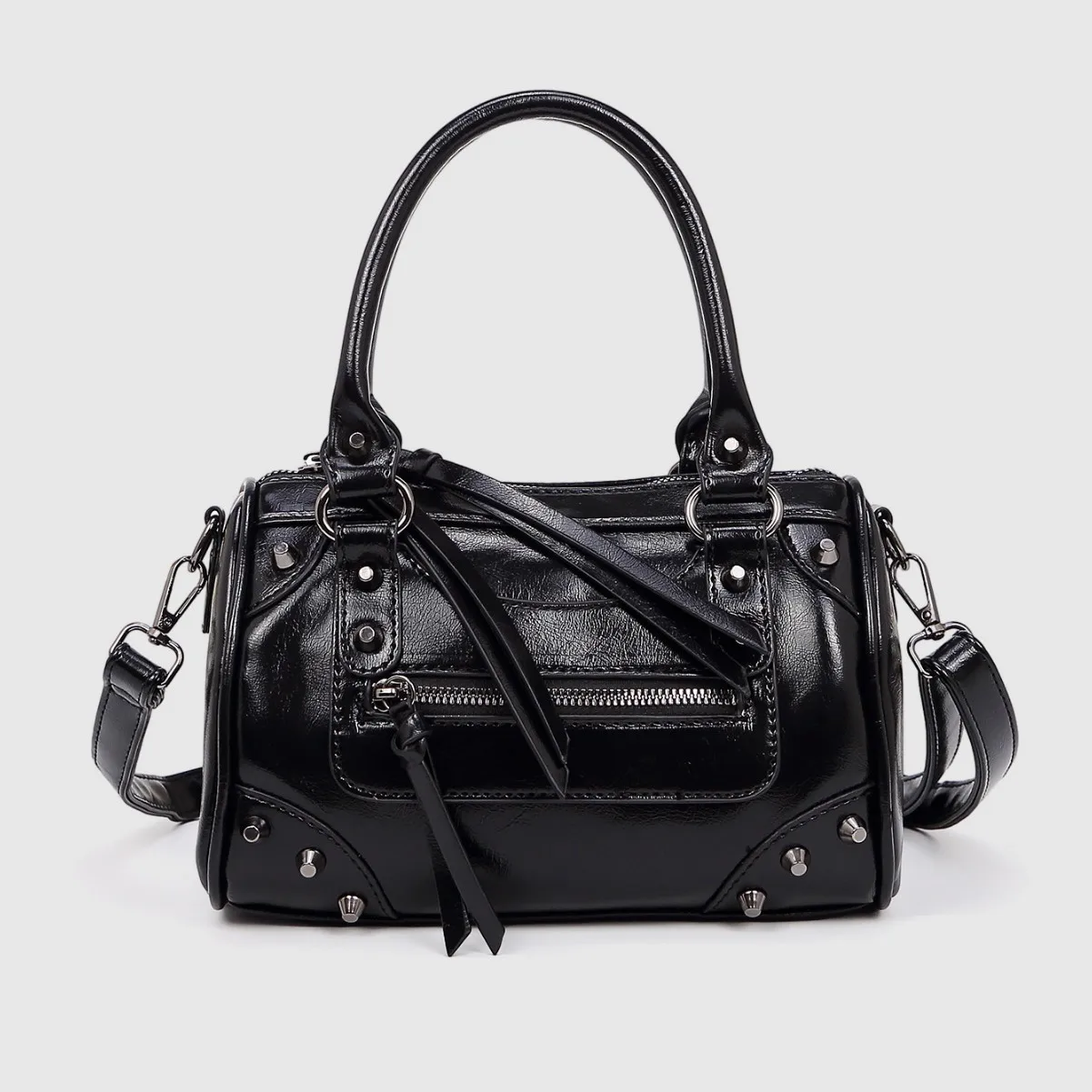 

2025 European and American fashion rivet large capacity pillow bag bowling motorcycle handbag shoulder women's bag