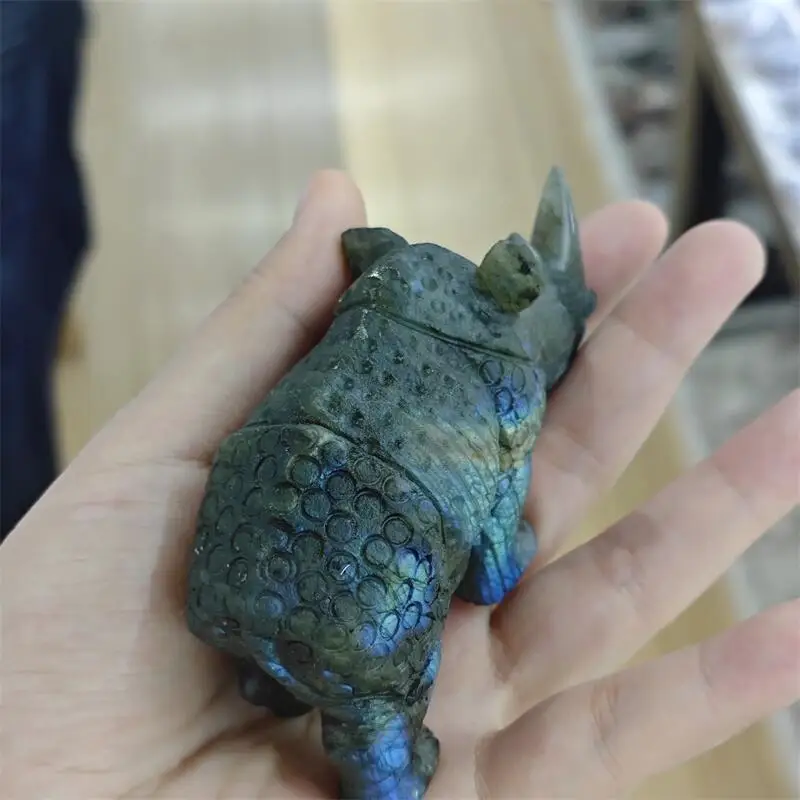 Natural Labradorite Rhino Carving Healing Fengshui Beautiful Folk Craft Crystal Carving For Gift 1pcs