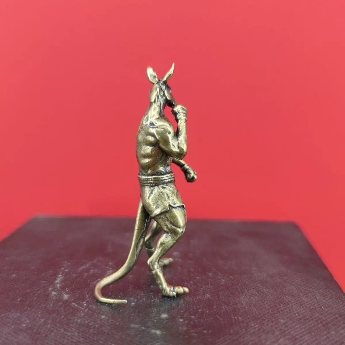 Brass Boxing Kangaroo Figurine Mini Fighting Animal Sculpture for Desk Decor Wildlife Statue Realistic Animal Collector Art Gift