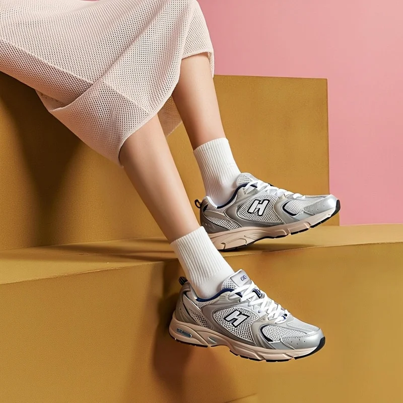 

Spring & Autumn Couples' Companion: Fashion Running Shoes - Anti-Slip, Wear-Resistant, Trendy Active Wear