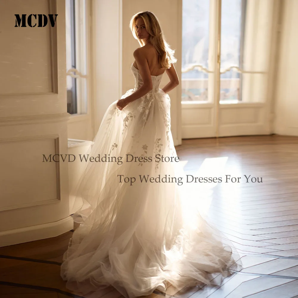 MCDV Bohemian Lace Appliques Abiti da sposa Senza maniche A-line Tulle Abiti da sposa Sweep Train Robe De Mariée Personalizzato