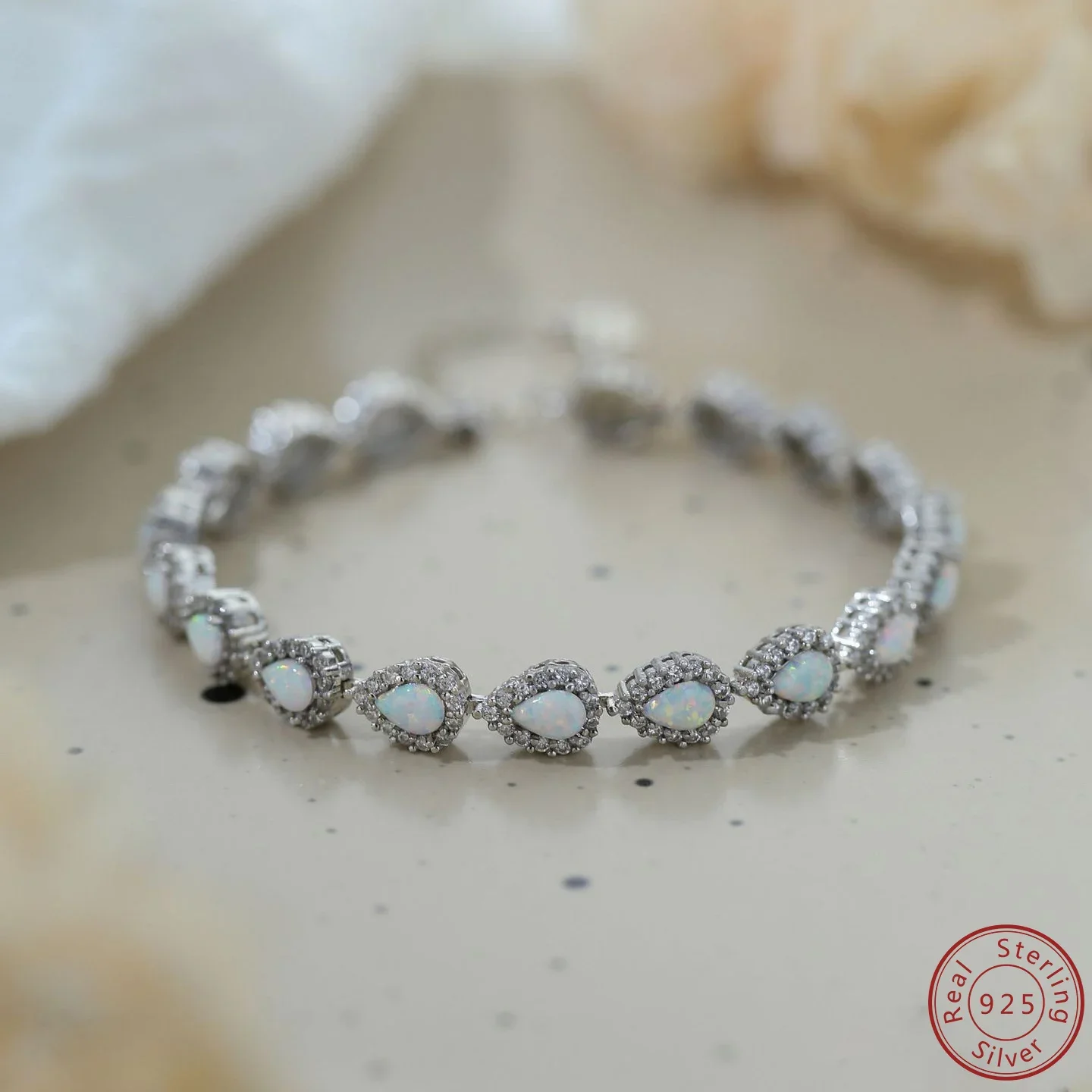 

100% S925 Sterling Silver Droplet Shape opal Bracelet Light Luxury Handpiece Fashion Versatile High Quality Jewelry for Women