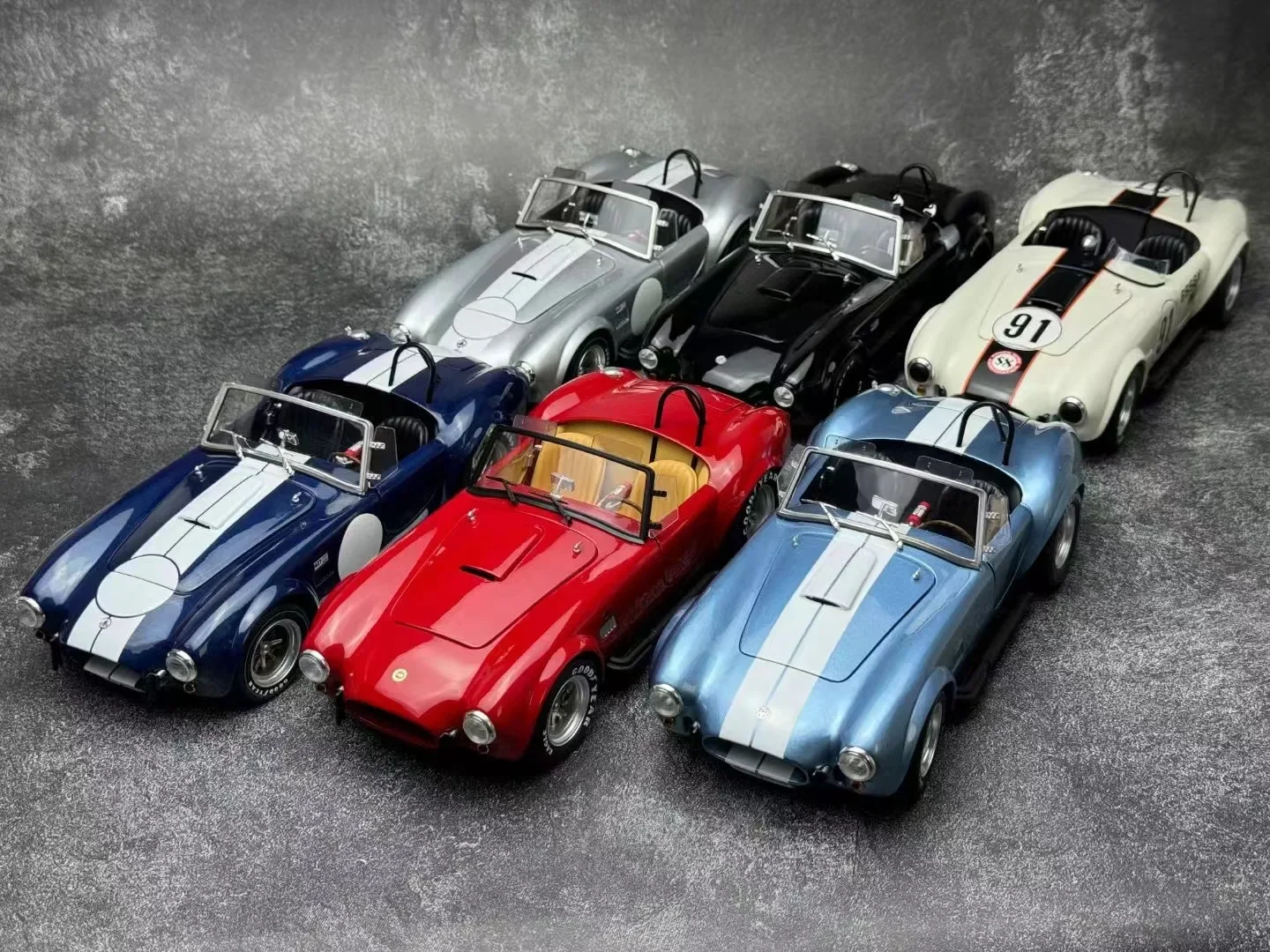 Kyosho 1/18 Voor Shelby Cobra 427 S/C Legering Diecast model Auto Kinderen Speelgoed Jongens Verjaardagscadeautjes Hobby display Collectie Ornamenten