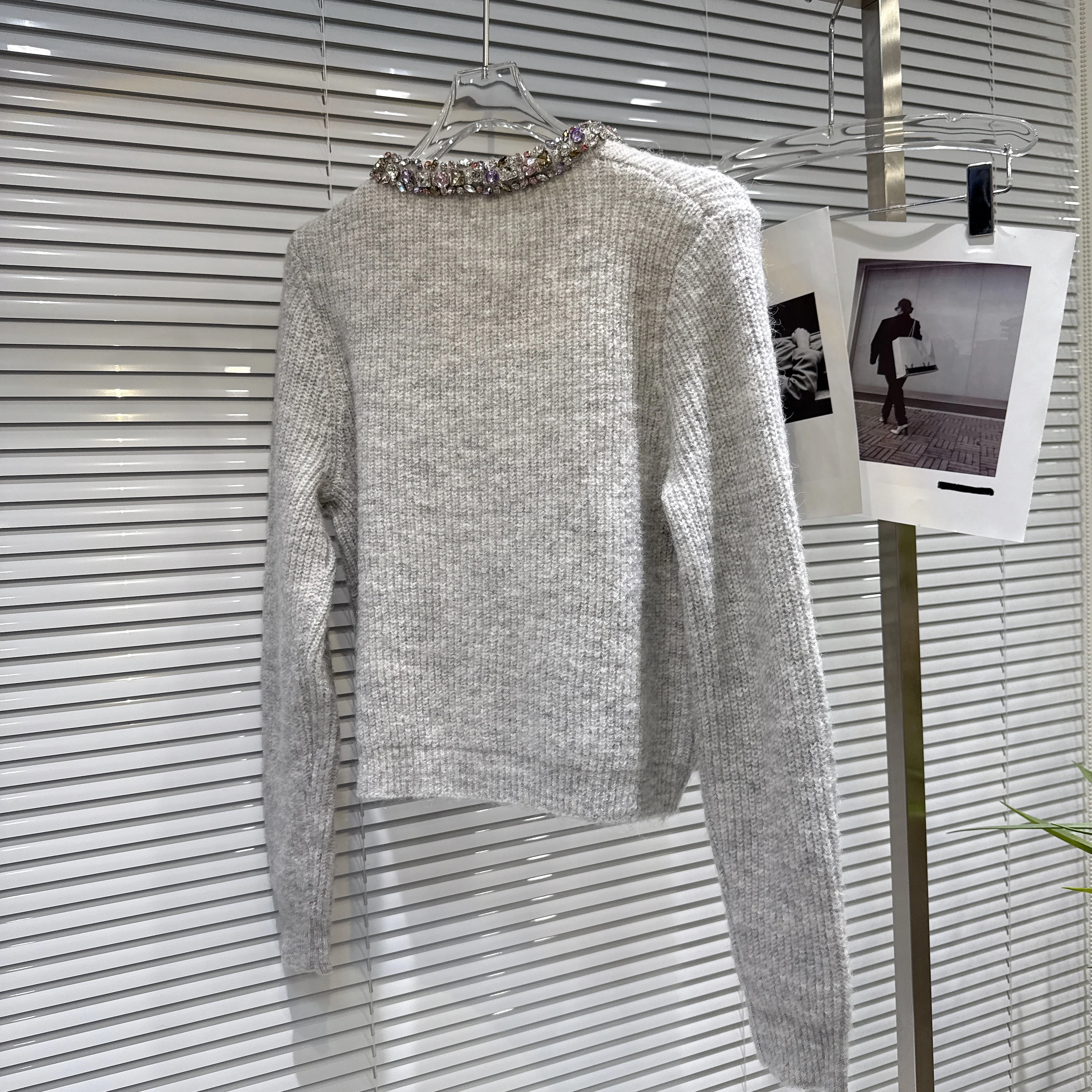 French Fashion Elegant Heavy Industry Diamond Round Neck Long Sleeve Single-Breasted Knitted Sweater Short Cardigan Women Autumn