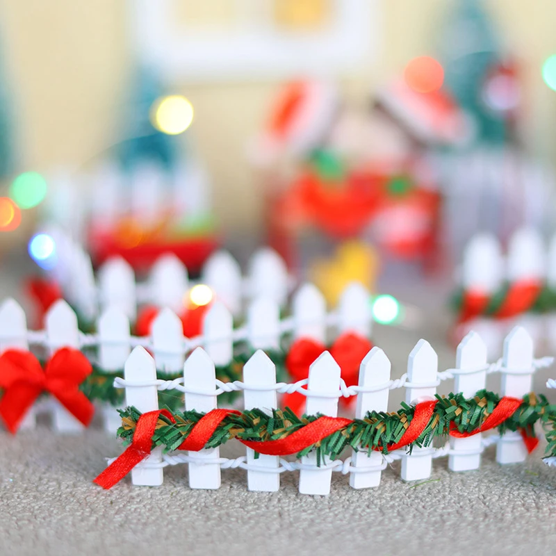 

Set of 4 1/12 Dollhouse Mini Wooden Fence Model Doll Home Christmas Day Scene Decor Dolls House Micro Garden Courtyard Decor Toy