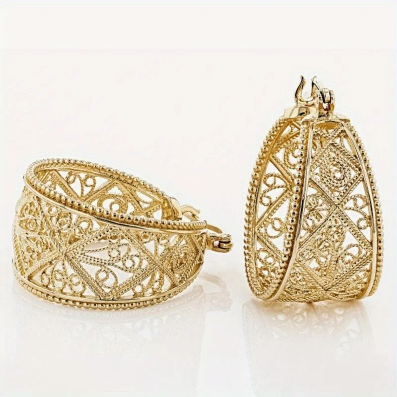 Fashion Elegant Hoop Earrings For Women Exquisite Hollow Craved Gold Plated Earrings Jewelry For Engagement Party Accessory
