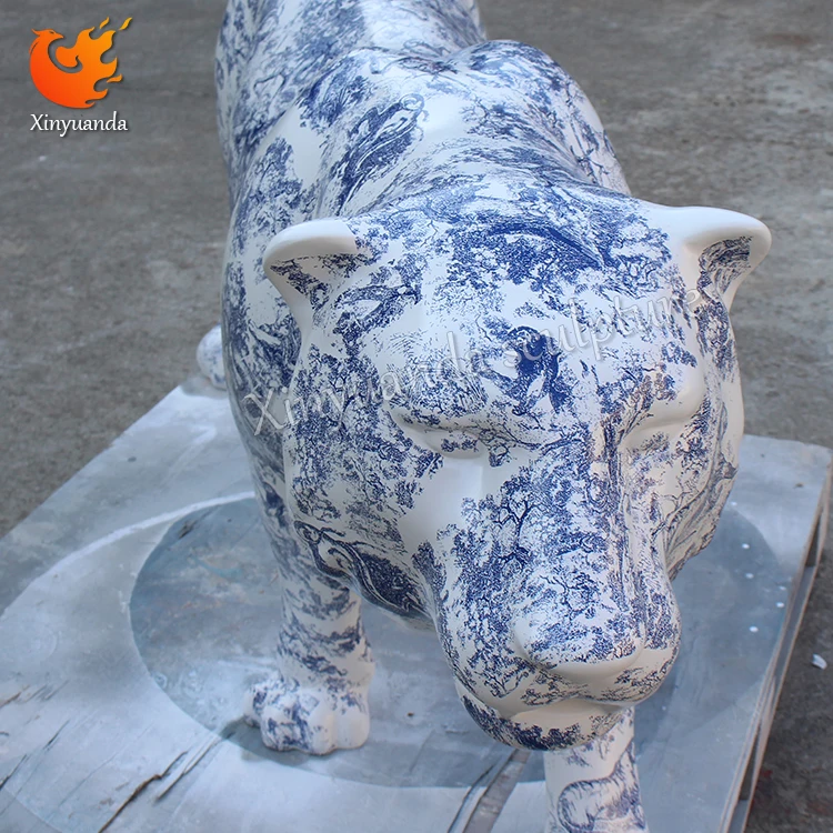Customized Style Fiberglass Tiger Statue Large-Scale Outdoor Garden Landscape Ornament Durable Resin Crafts Tiger Sculpture