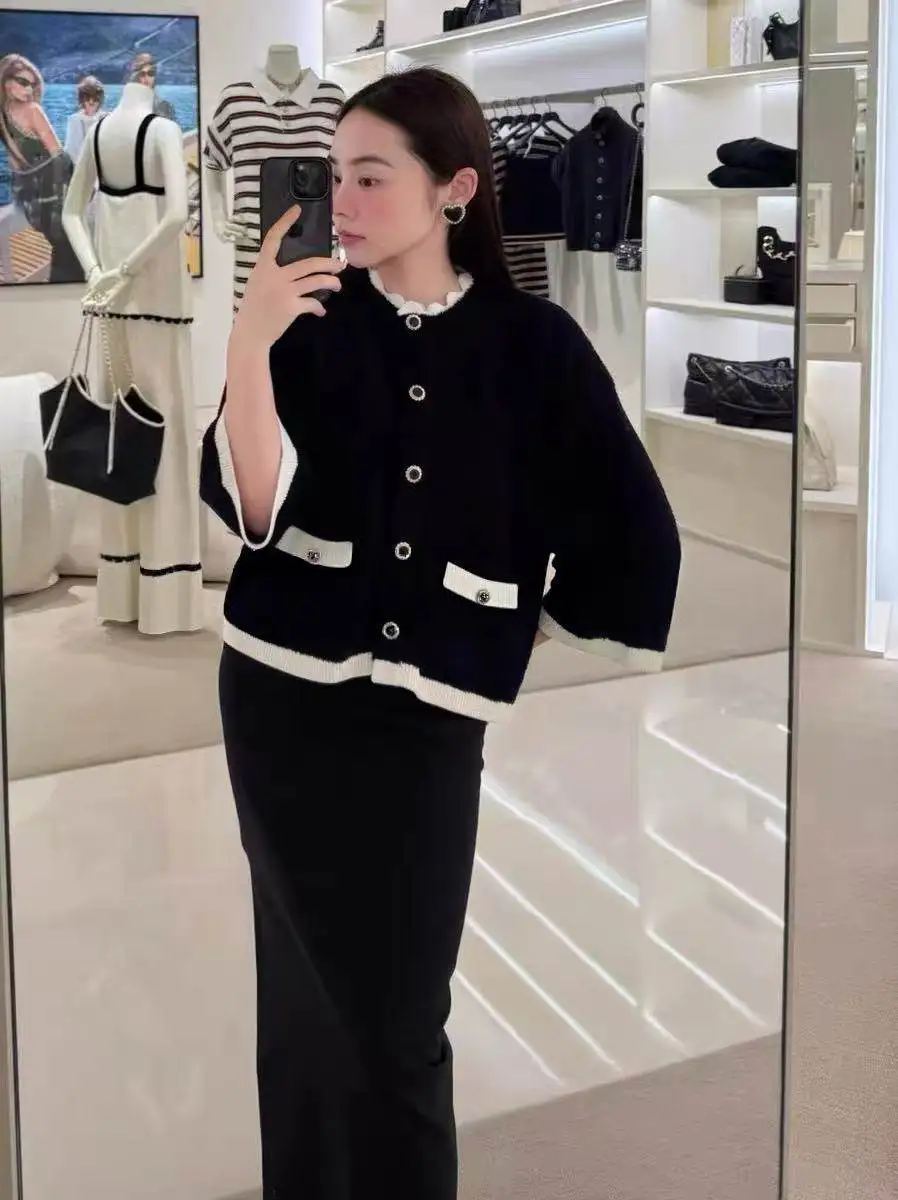 

Color Block Knitwear Panda Wave Pattern Women's Cardigan Short Sleeve Seven Button Easy Care Regular Thickness Spring 2026