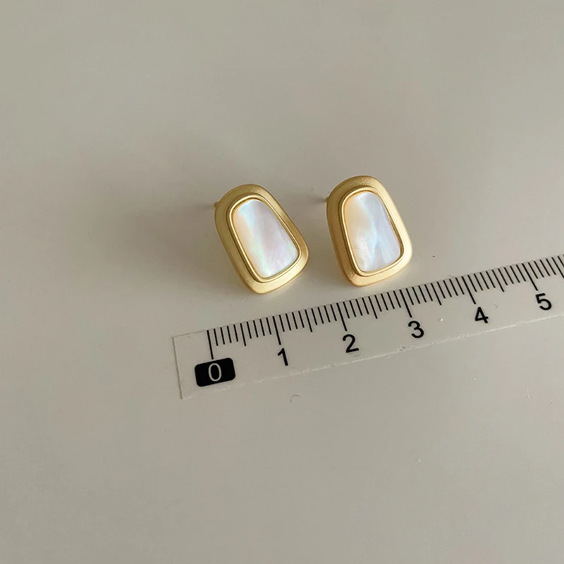 HangZhi Geometric Resin Matte Metal Stud Earrings Retro Korea Temperament Vintage Jewelry for Women Girls 2023