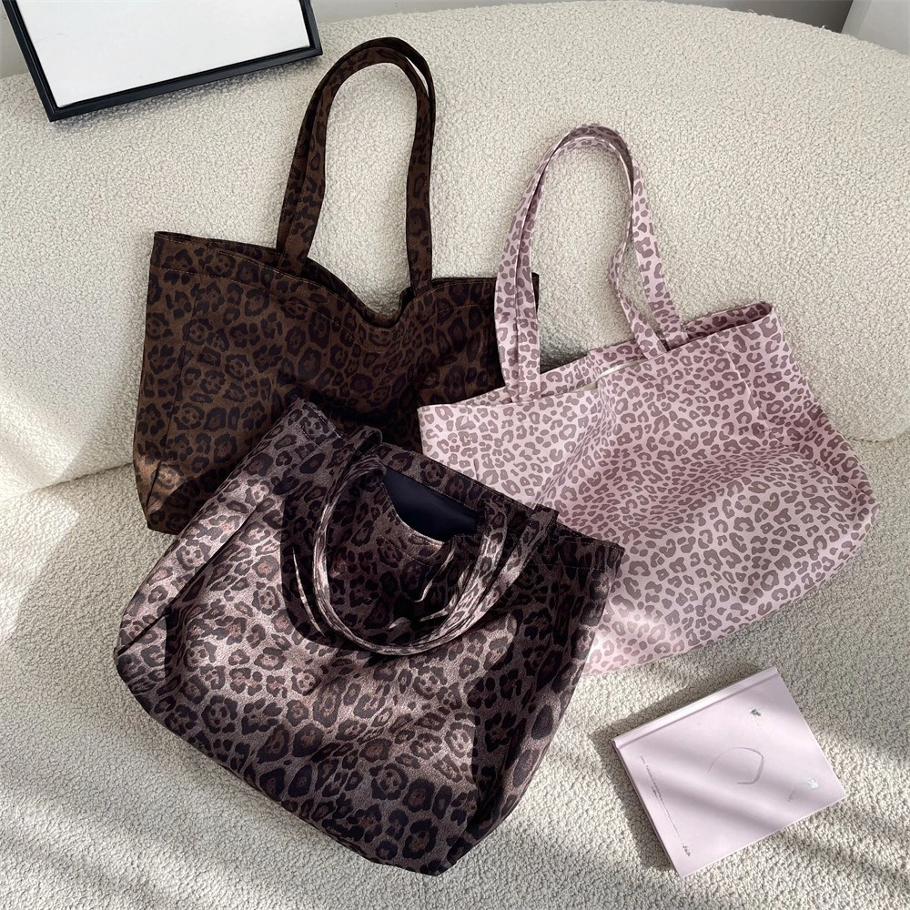 

Women's Leopard Print Shoulder Tote Bag Casual Large Capacity Fashion Handbag for Women Purses and Handbags Shopping Bag