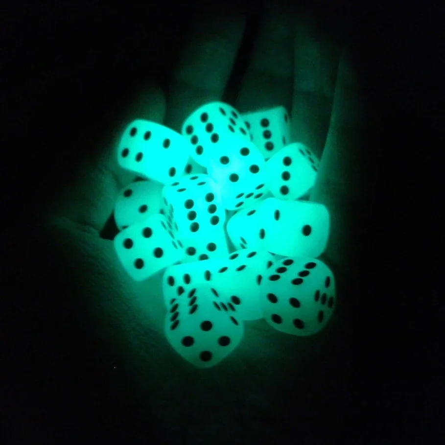 6pcs/lot 14mm 6 Sided Noctilucent Dice Cubes Night Light Luminous Fun Night Bar KTV Entertainment Game Dices Wholesale