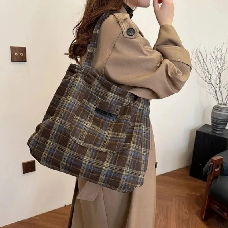 Artistic Plaid Crossbody Bag Large Capacity Woolen Bag Women's 2024 New Autumn and Winter Tote Bag Student Class Shoulder Sac