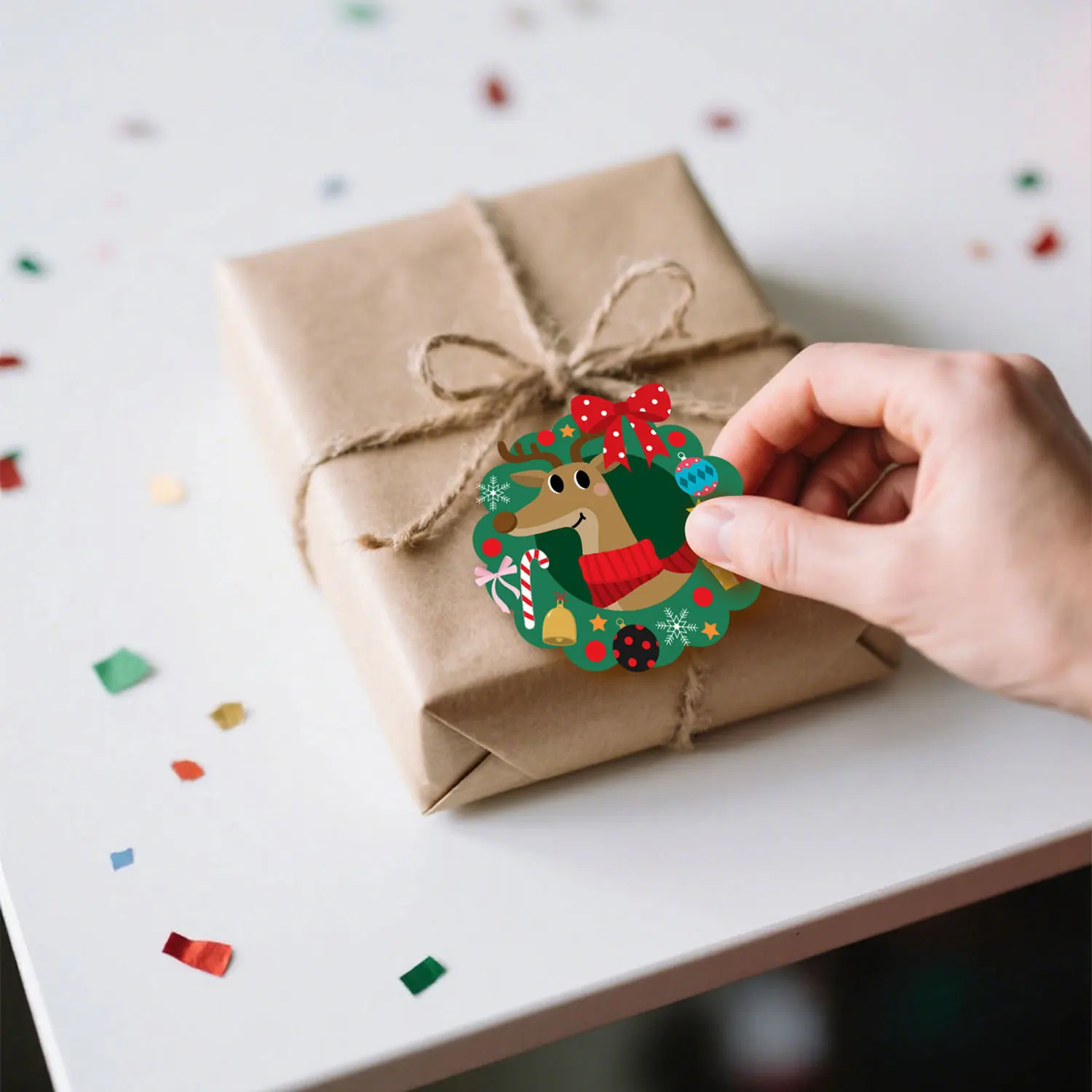 320 قطعة من ملصقات عيد الميلاد لفة عطلة الشتاء ملصقات مغلف مستديرة لعيد الميلاد ملصق ختم لحفلة عيد الميلاد، 1.5 بوصة