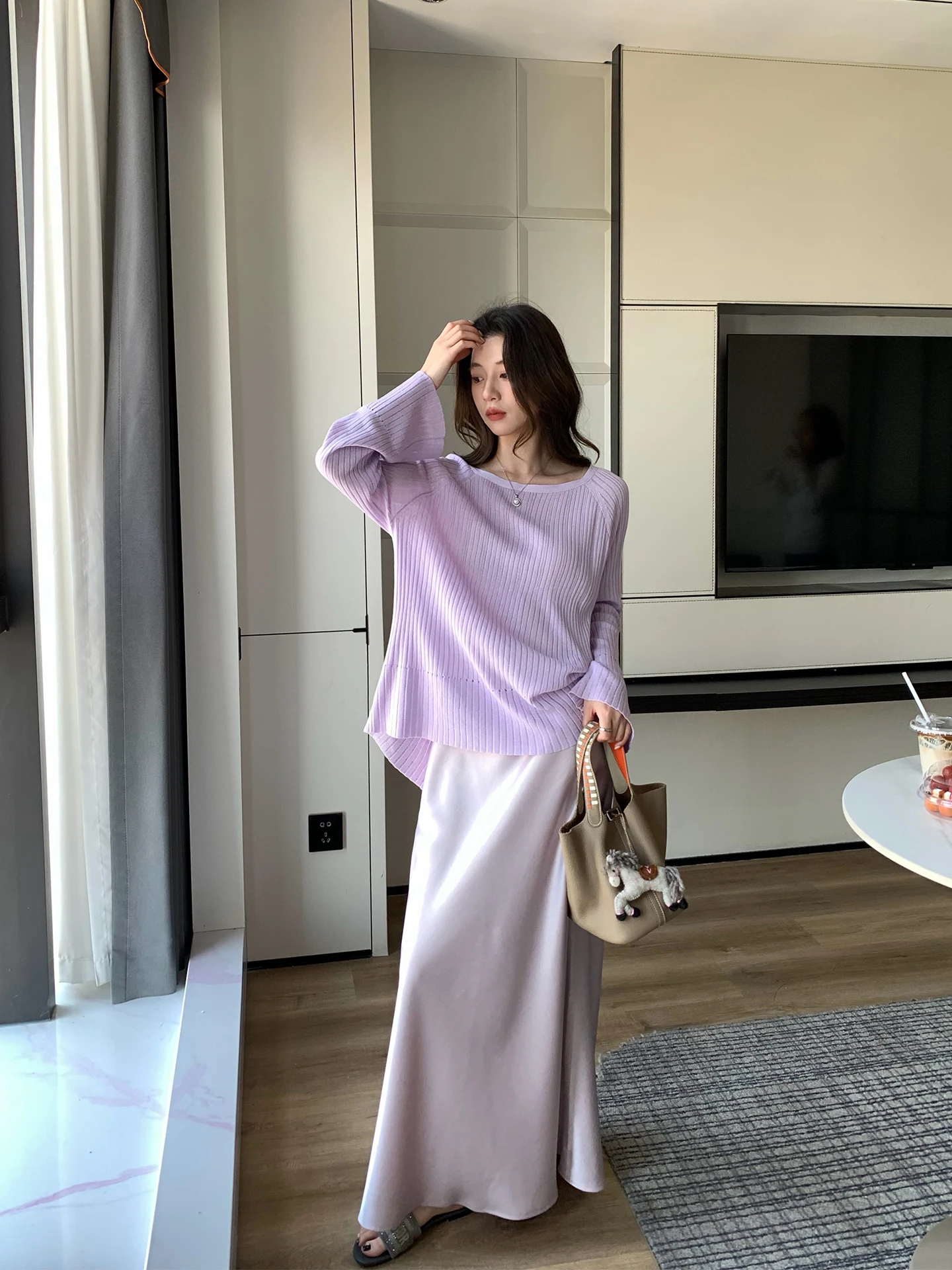 

Юбка-миди INGCON из атласа с эффектом жемчужного блеска, имитация ацетатного жемчуга, свободный крой, глянцевая, с высокой талией, А-силуэт