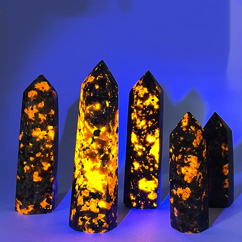 5-8cm Yooperlite Flame Stone Purple Fluorescent Witchrafts Hexagonal Energy Crystal Tower Mineral Rough Stone Home Decoration