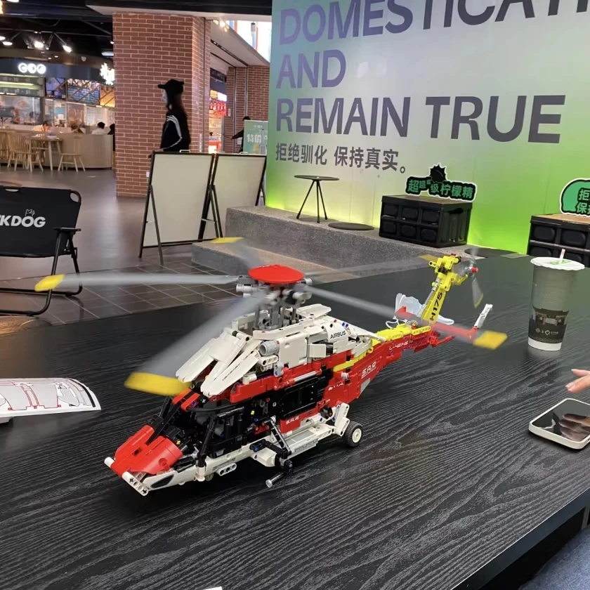 2001PCS Technical Rescue Helicopter Building Blocks Airbus H175 Electric Motor Assemble Model MOC Brick Toys Gift For Kids Boy