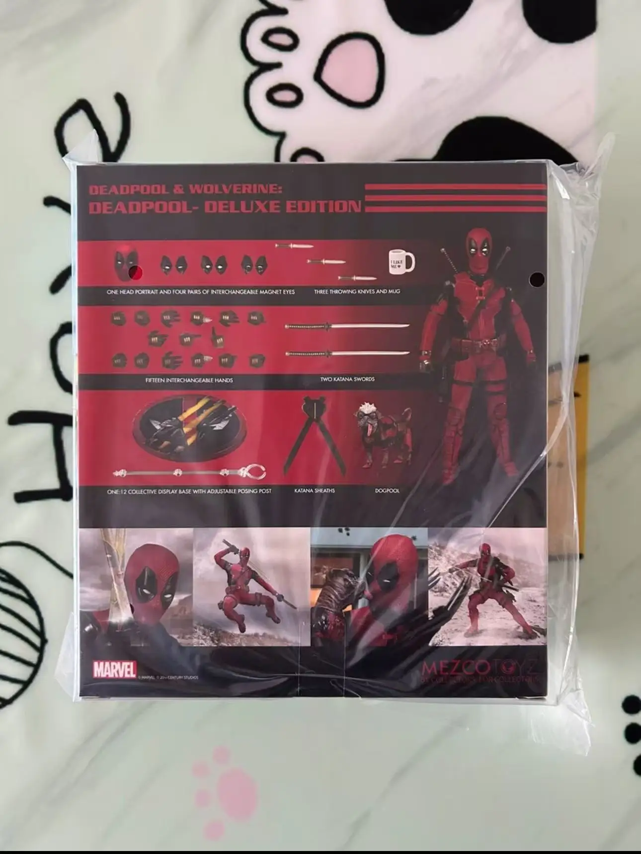 Figura de ação articulada MEZCO Ant de 6 polegadas Marvel Universe Deadpool e Wolverine Deluxe Edition