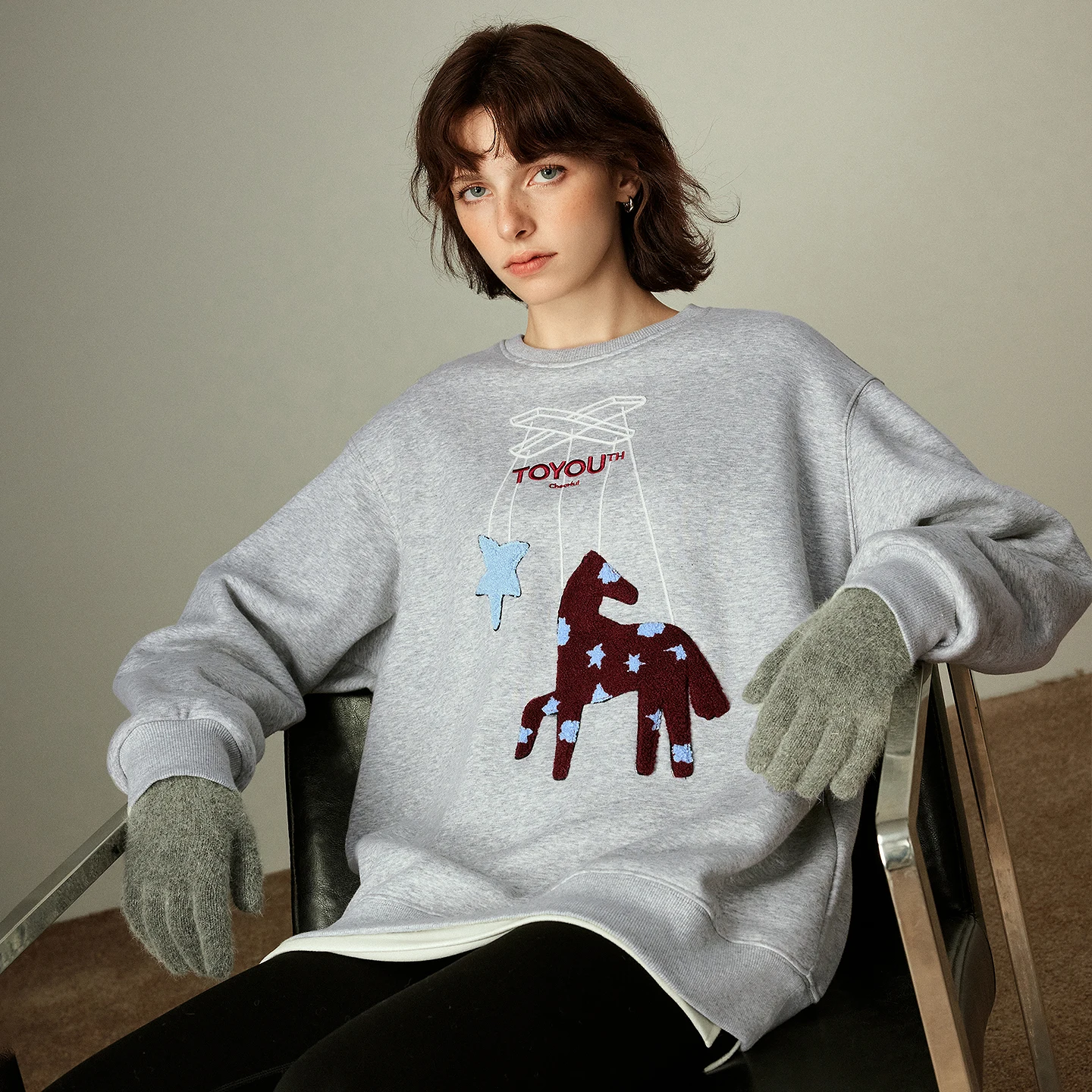 TOYOUTH المرأة Aoli المخملية هوديي 2025 شتاء جديد الأشعة تحت الحمراء البعيدة التدفئة المنغولية الحصان الطوطم بلوزة فضفاضة