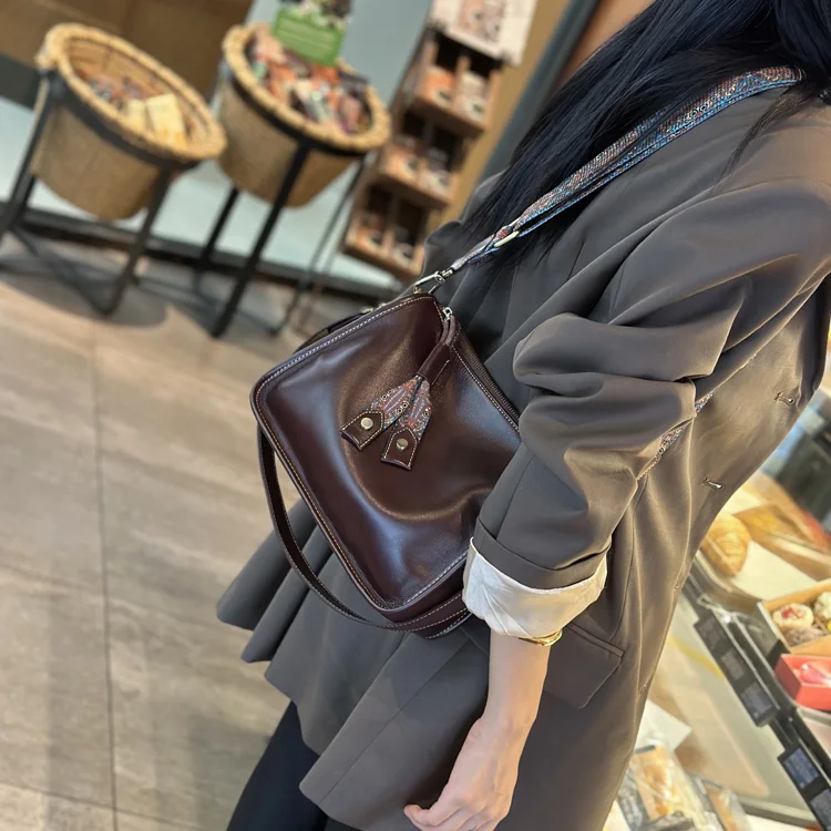 

Women's Natural Cow Leather Classic Shoulder Bag Ladies Retro Soft Cowhide Handbags Ladies Fashion Crossbody Bags Female Handbag