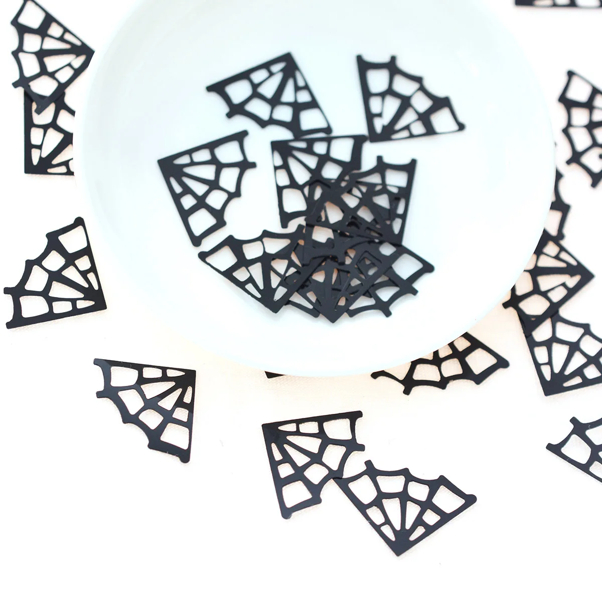 

Cobweb Confetti Spider Webs Decorations Halloween Party Supplies Tabletop Spooky Atmosphere Celebratory Addition Elegant
