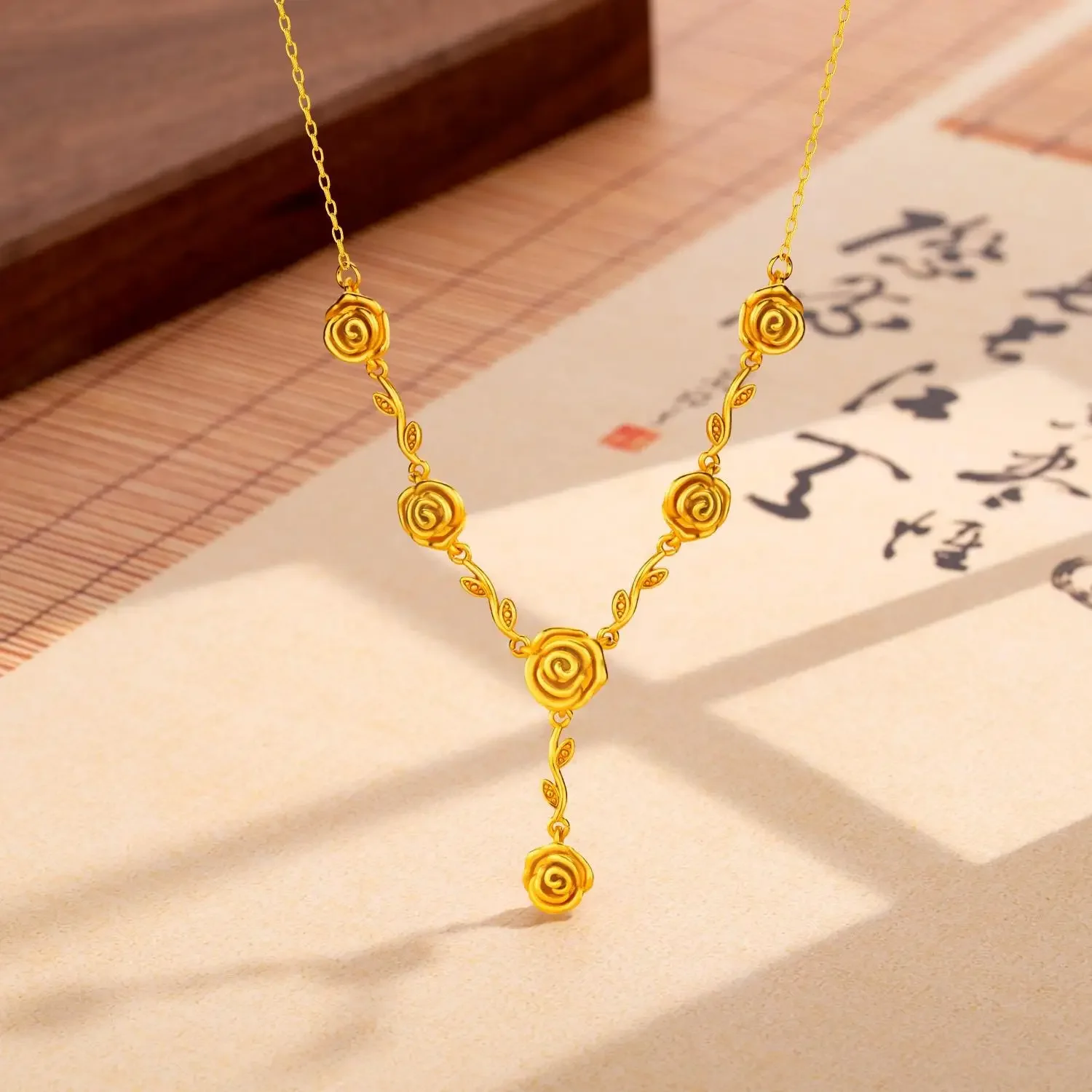 

24K Real Gold Rose Twig Pendant Necklace 999 Pure Gold Fashion Antique Flower Design Temperament Everything Clavicle Chain