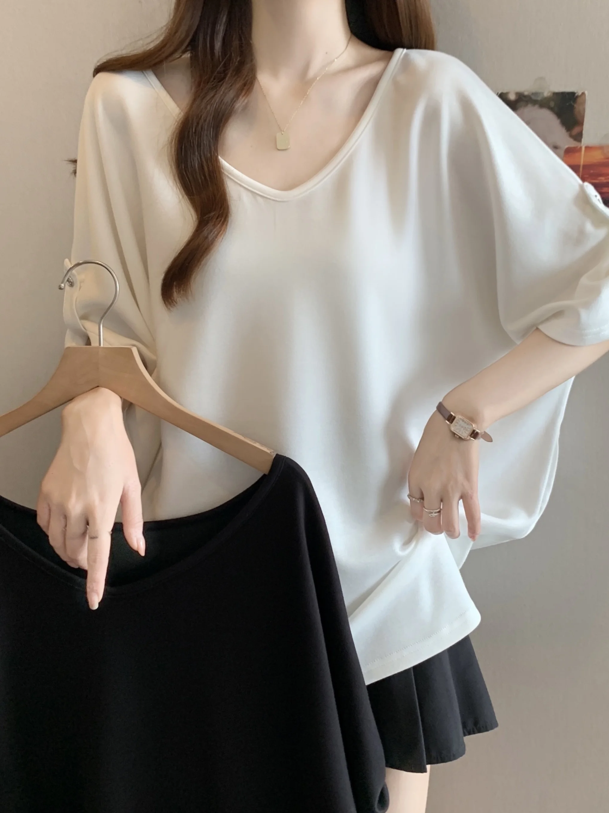 

plus Size Women's Summer V-Neck Short Sleeve Batwing T-Shirt Loose Fit Slimming Belly Covering Versatile Casual Top