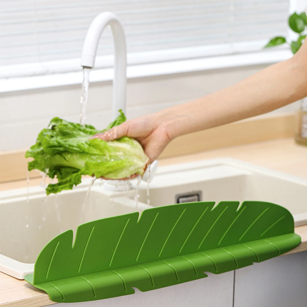 Silicone Kitchen Sink Water Splash Soft Banana Leaf Shape AntiSplash Water Baffle Board With Suction Cup Dishwash Kitchen Gadget