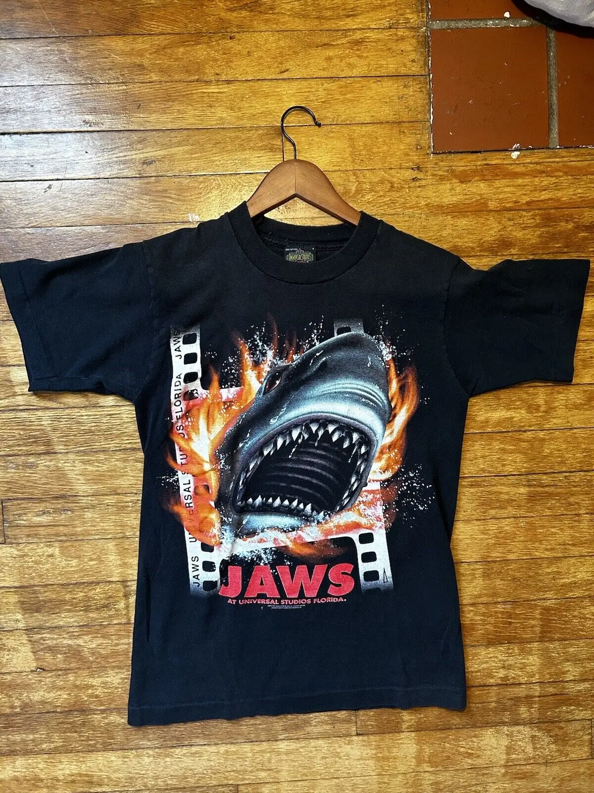 

Jaws Universal Studios Vintage 90's Movie USA Black T Shirt Sz Small