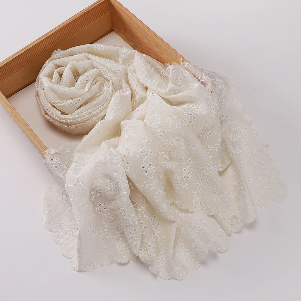 Muslimischer Hijab mit weißer Blumenranken-Stickerei, Muschelkanten-Spitze, mehrfarbig, für den täglichen Gebrauch, muslimischer Kopfschmuck, islamischer Schal – Detail 3