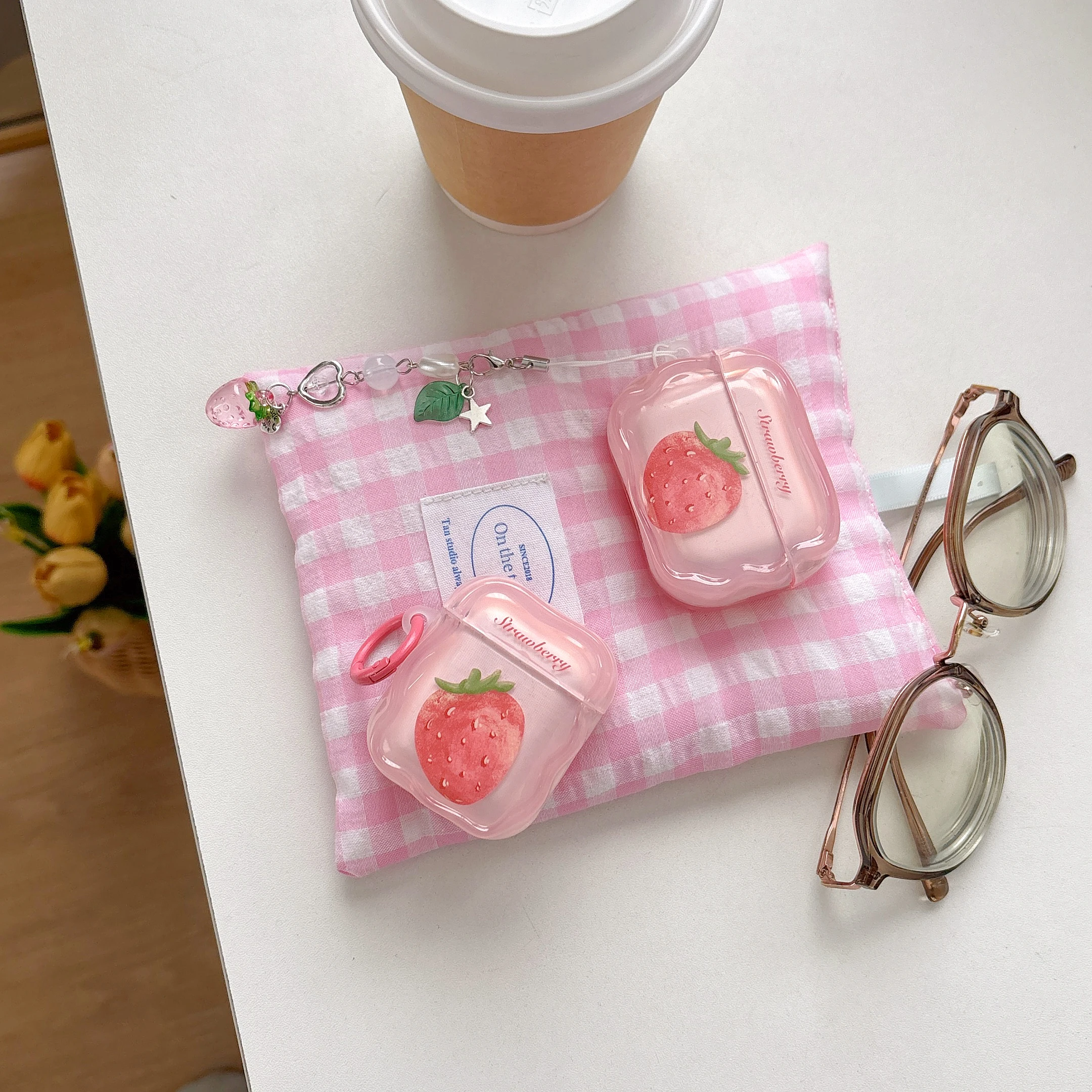 

Fresh Gentle Style Wireless Bluetooth Headset Protective Cover Cute Girl Transparent Strawberry For Airpods4,1,2,3,Pro,Pro2