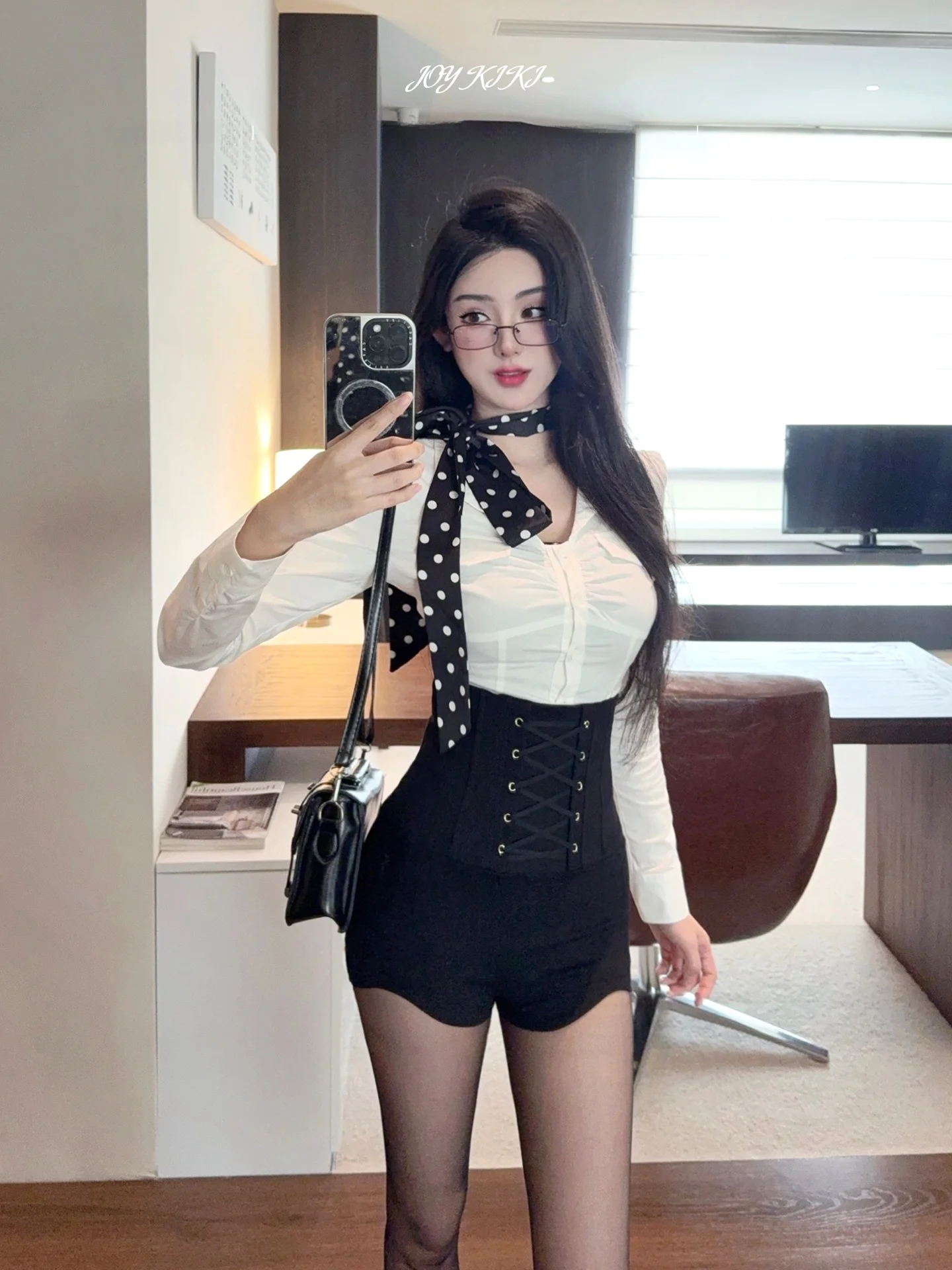 

Slimming High Waist V-Ne irt with ort Pants by Joy Kiki Art College Sle Autumn Collection for Fem Teenagers