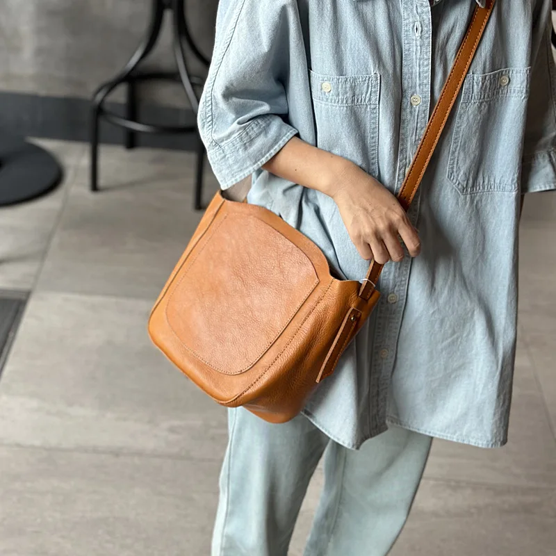 Vegetable Tanned Cow Leather Crossbody Bag Women\'s Simple Shoulder Bag Cow Leather 2023 Autumn/winter Women\'s Leather Bucket Bag