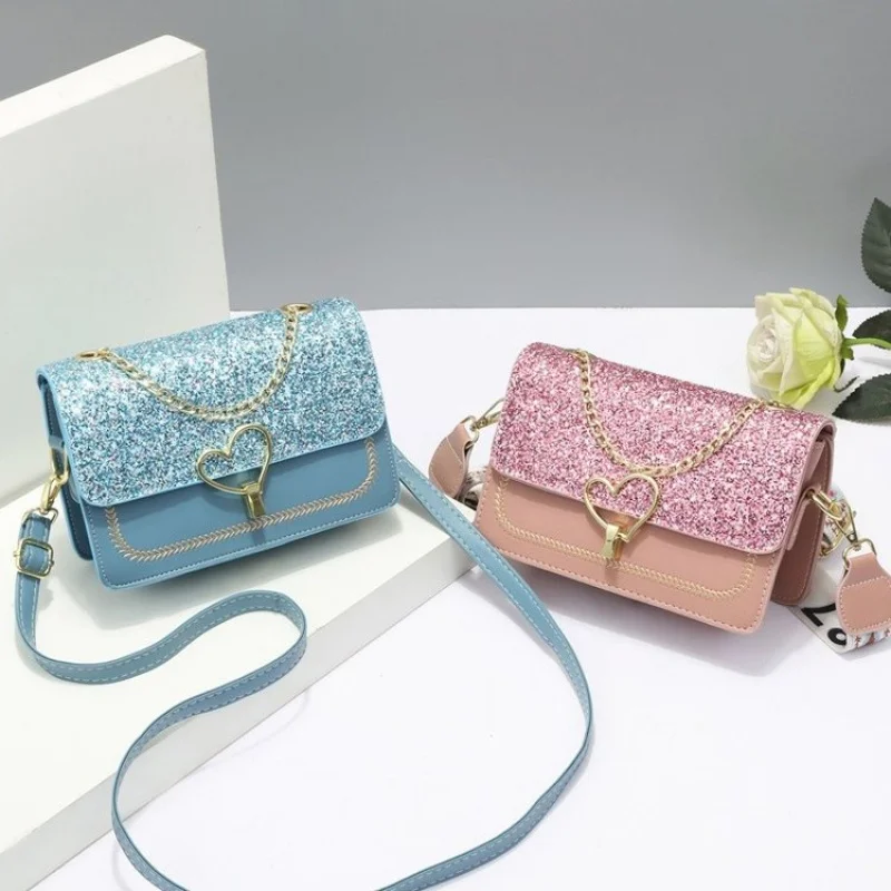 

Modern Crossbody Bag With Front Pocket For Women For Easy Phone Access And Stylish Design