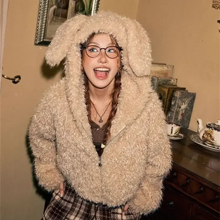 لطيف آذان أرنب تقليد الفراء قصيرة مقنعين أفخم معطف النساء الملابس الشتوية فضفاضة سميكة الدافئة كسول نمط سترات من الفرو للنساء