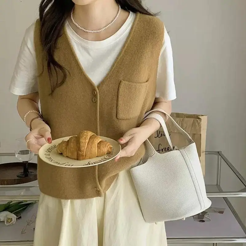 

652F Casual Loose Sweater Vest Cardigan for Women Autumn Sleeveless V-Neck Knitted Solid Color Button Up Knitwear Waistcoat