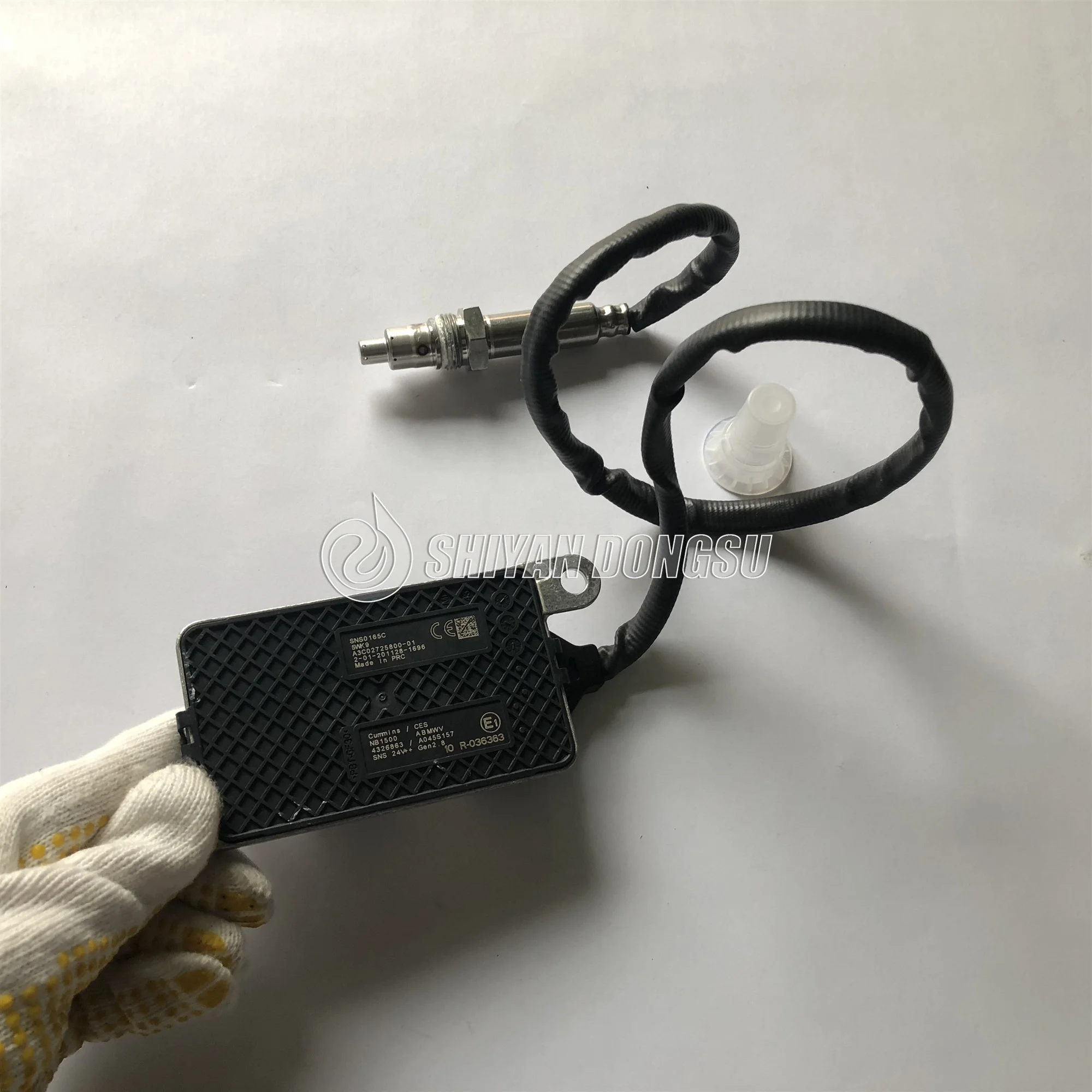 Original New 24v Nitrogen Oxide Sensor A045S157 NOX sensor  5WK96765A 4307260 4326471 4326863