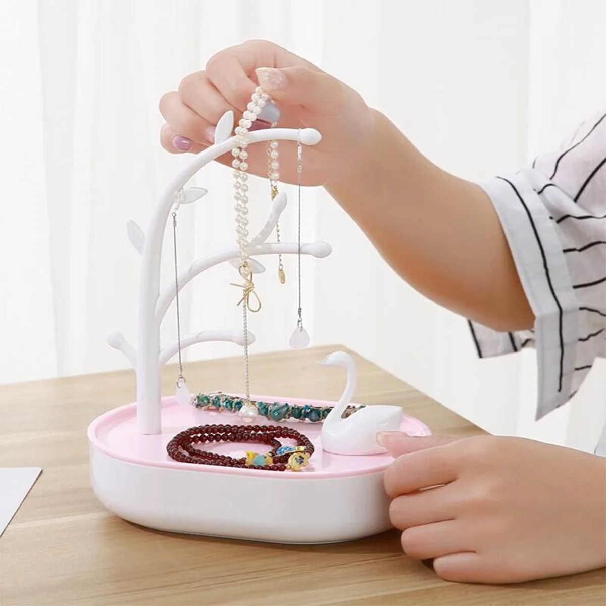 

Шкатулка для украшений «Лебедь», стильная подставка для ювелирных изделий, розовый пластиковый органайзер для колец, ожерелий, браслетов, декор для туалетного столика, аксессуар