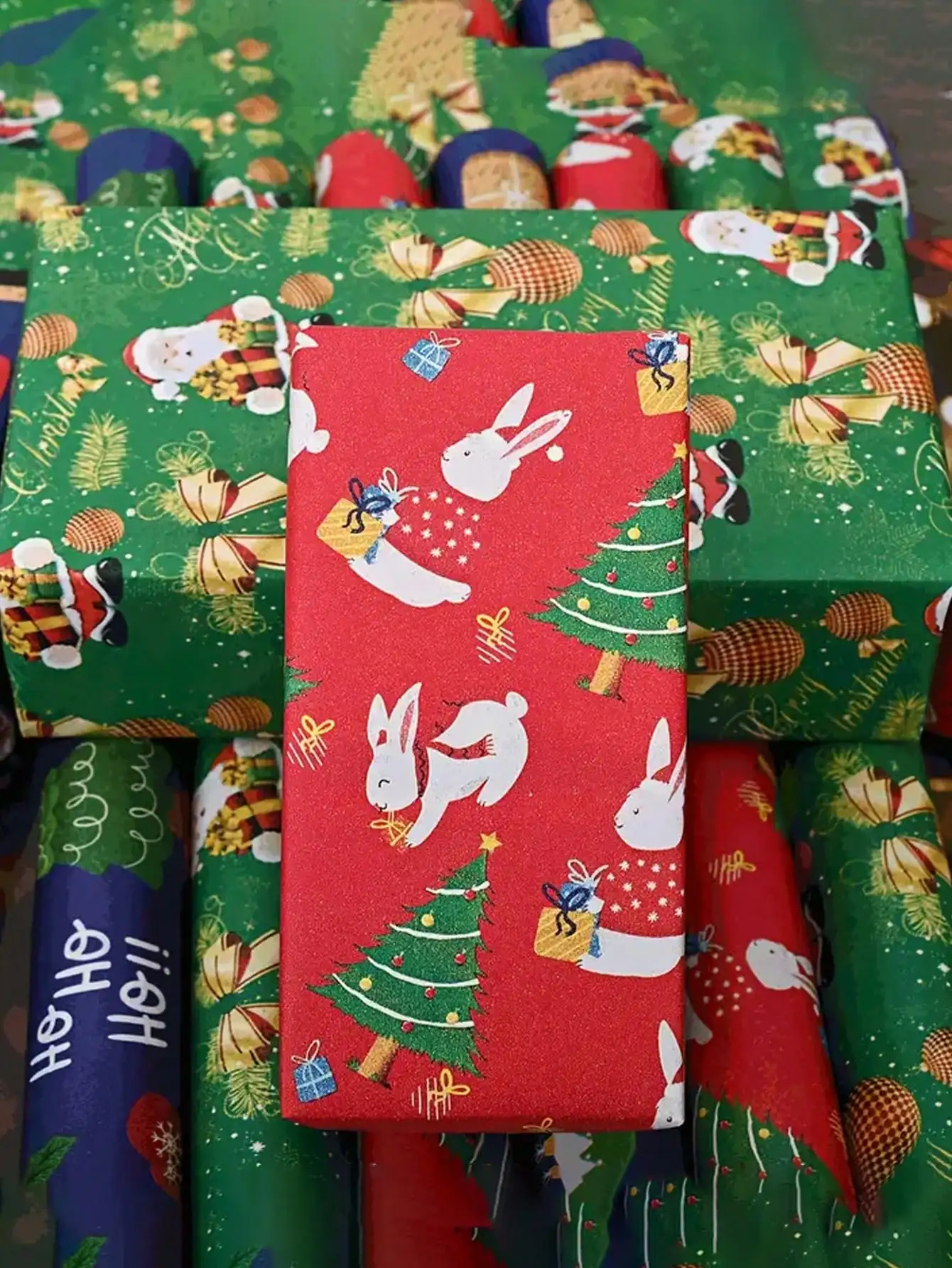 1 szt. Rolka papieru do pakowania prezentów świątecznych Premium, 10 m, czerwono-zielono-niebieska, dekoracja świąteczna