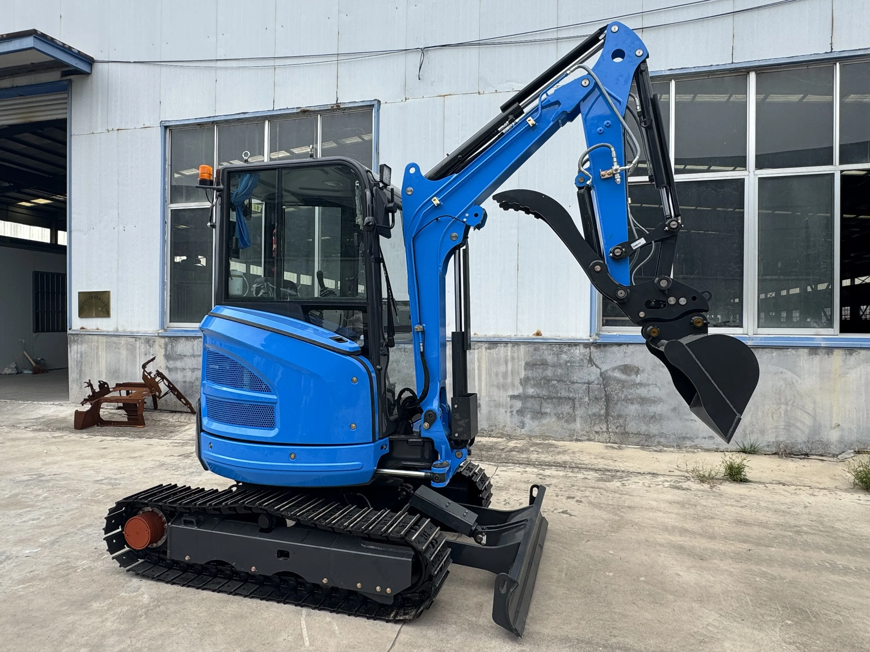

2.6 ton mini excavator suitable for various terrains hydraulic crawler excavator heavy-duty construction equipment