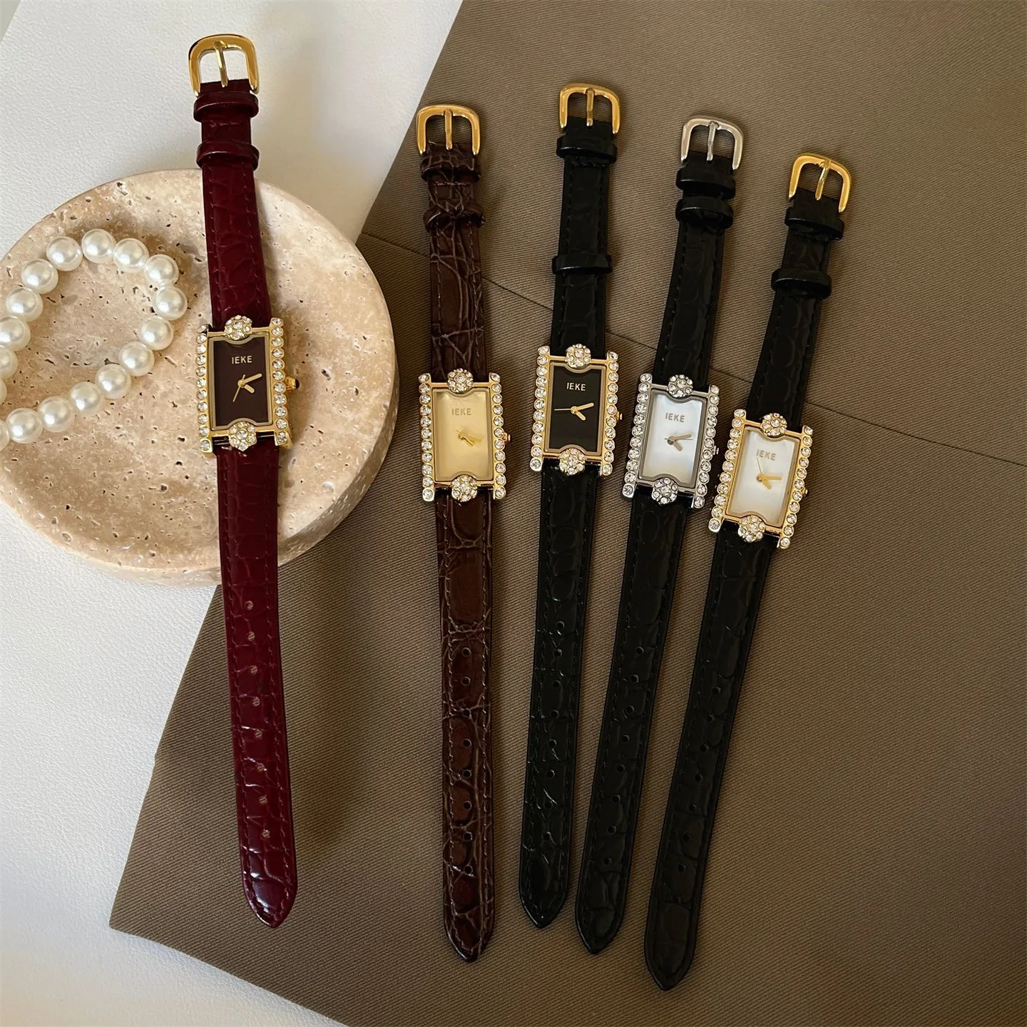 

Vintage Temperament Simple with rhinestone quartz belt Watch For women's girl Lady gift party Women's accessories wholesale