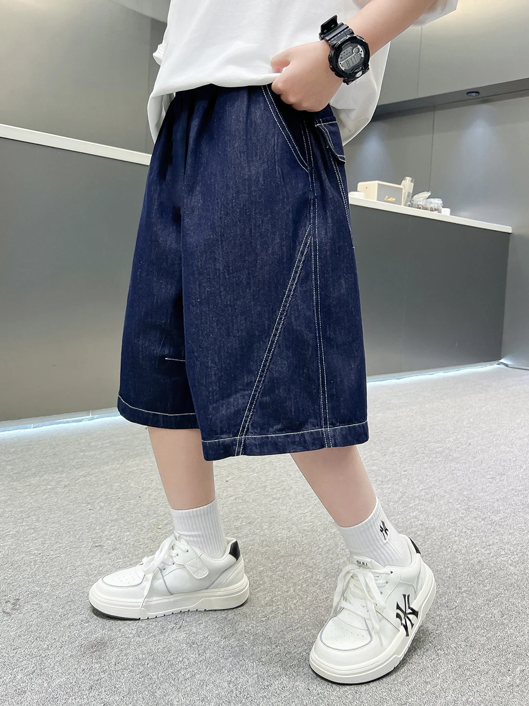 男の子用サマーデニムショーツ-2026年新作-五分丈-薄手-ミッドカーフ丈-子供用-おしゃれ-韓国風-ストレートレッグ-綿混紡