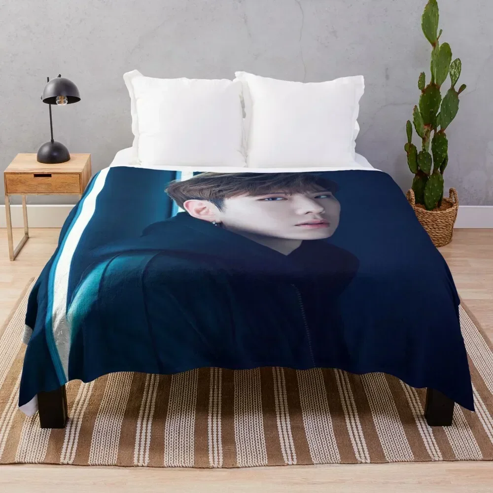 

Kihyun Throw Blanket Luxurious Soft Fuzzy Blanket for Sofa Bed