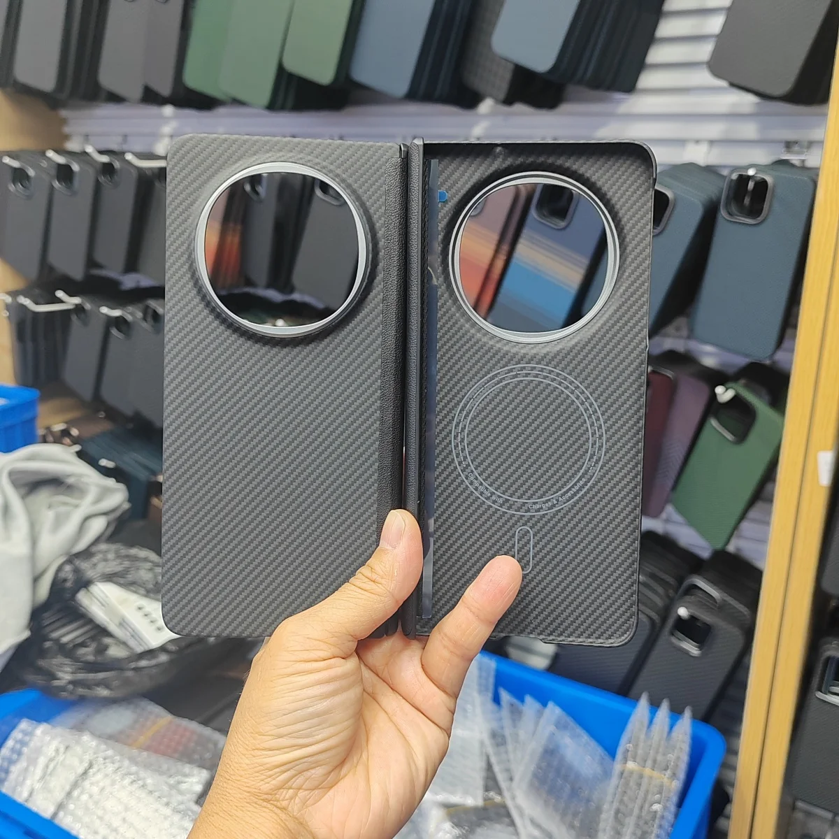

Magnetic Carbon Aramid Fiber Phone Case For OPPO Find N5 5G Wireless Charging Shockproof Frame Bumper Metal Lens Shell Case