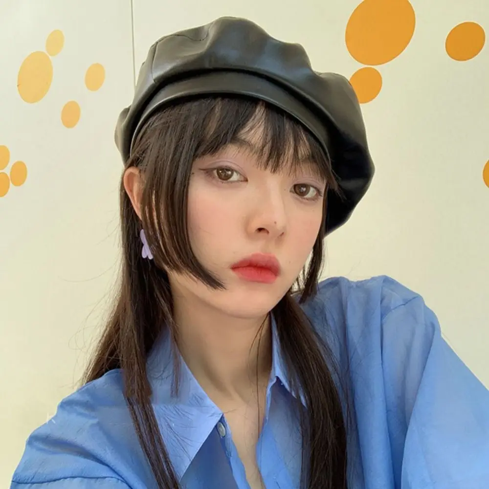 カジュアルな無地PUベレー帽 Y2K レトロ フラットトップ 韓国風 ブリティッシュスタイル ニュースボーイキャップ アウトドア