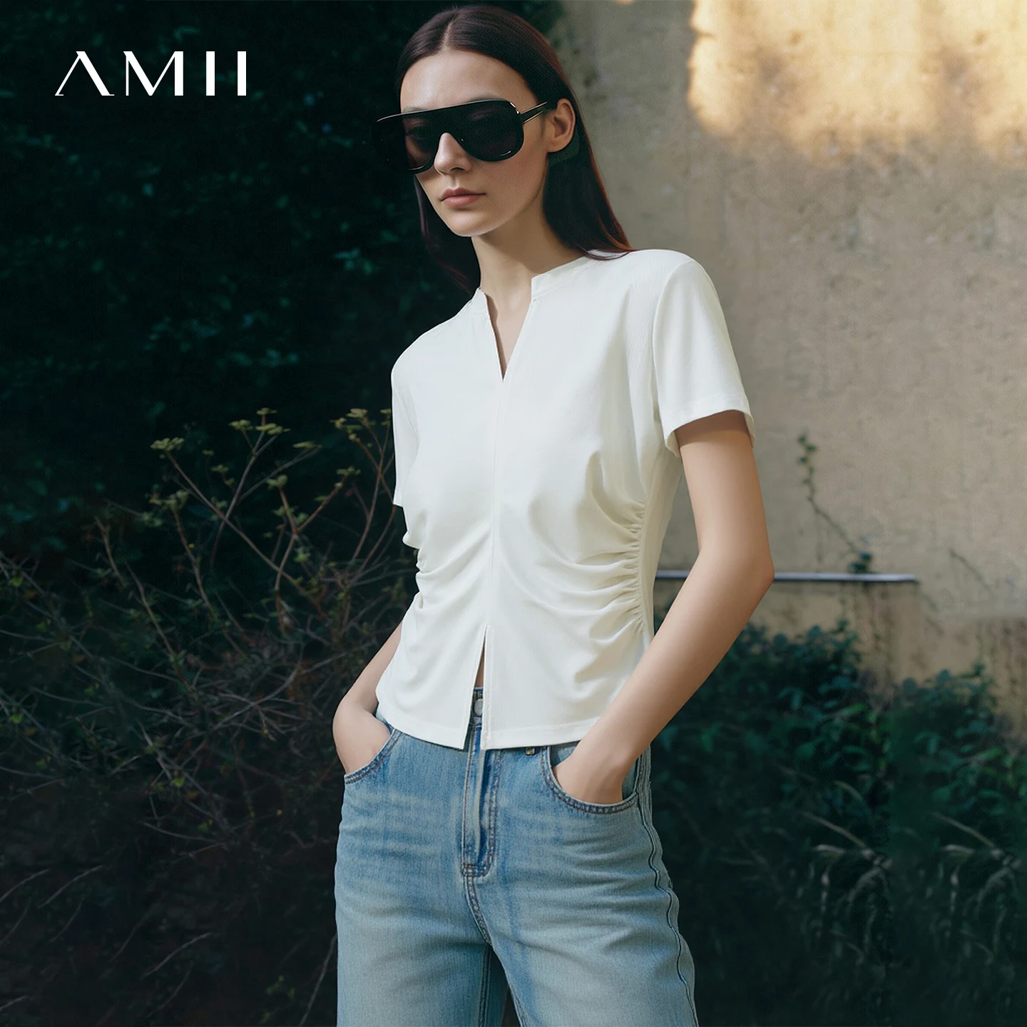 

Amii Women's T-Shirt 2026 Summer New V Neck Hem Slit Shirred Knit Top Colid Color Casual Women's Short Sleeve T-shirt 12622129