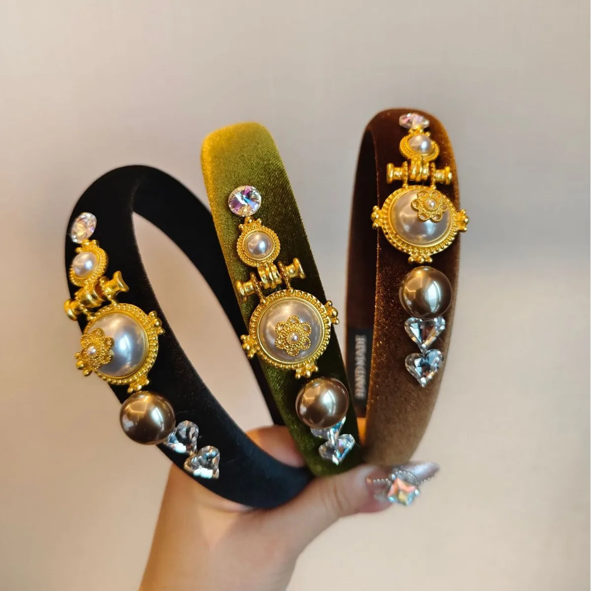 

Элитная винтажная бархатная повязка на голову в корейском стиле с жемчужными и бриллиантовыми украшениями